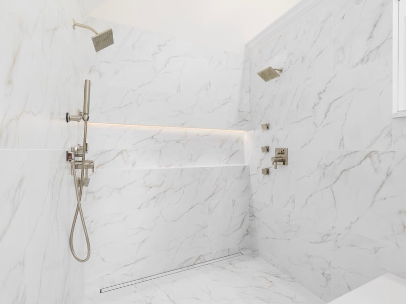10 Hottest Trends In Bathroom Design - Larger Showers And Wet Rooms