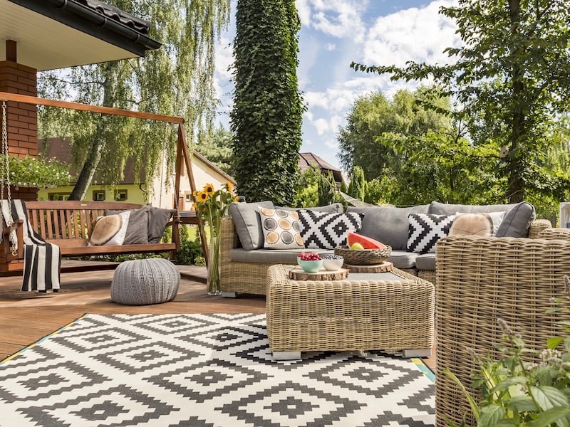 10 Tips For Choosing The Right Outdoor Furniture and Accessories For Your Home - Make It Comfy Underfoot-1