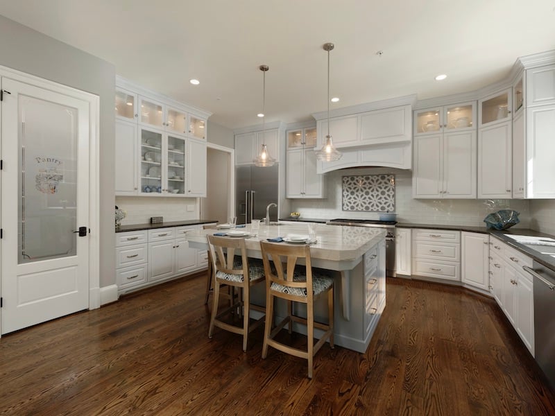 A Guide To Choosing Kitchen Cabinetry - Glass