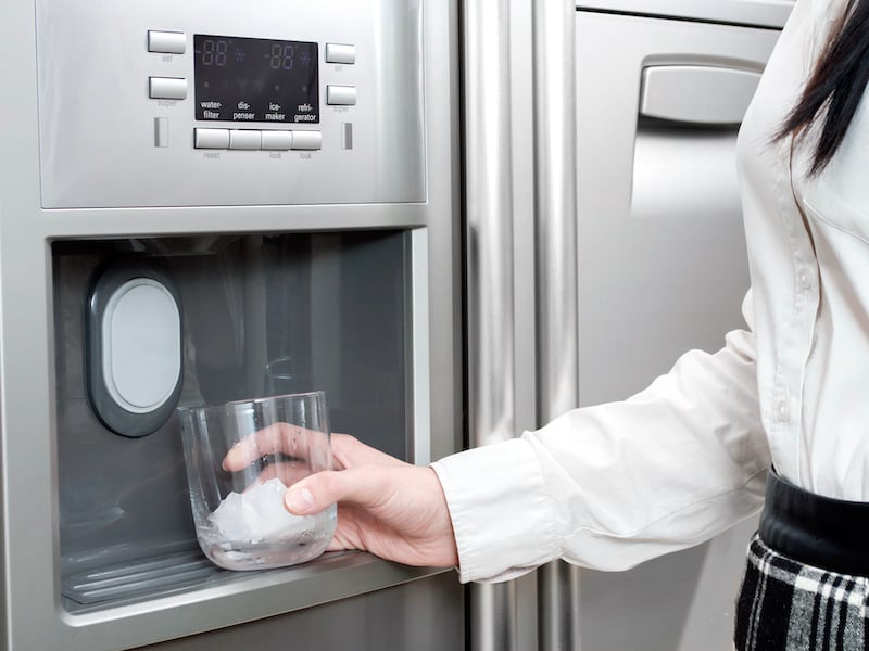 A Guide To Choosing The Best Refrigerator For You - Ice & Water