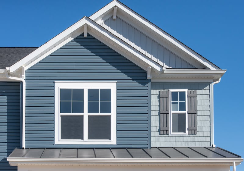 Guide To Home Exterior Siding Materials - Blue Vinyl