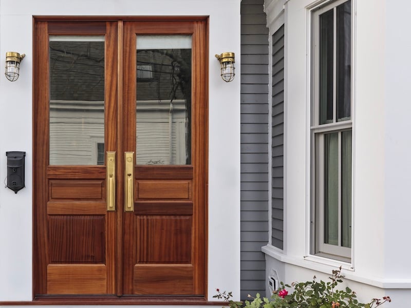How To Choose The Right Entry Hardware For Your Exterior Doors - Keyed Handlesets