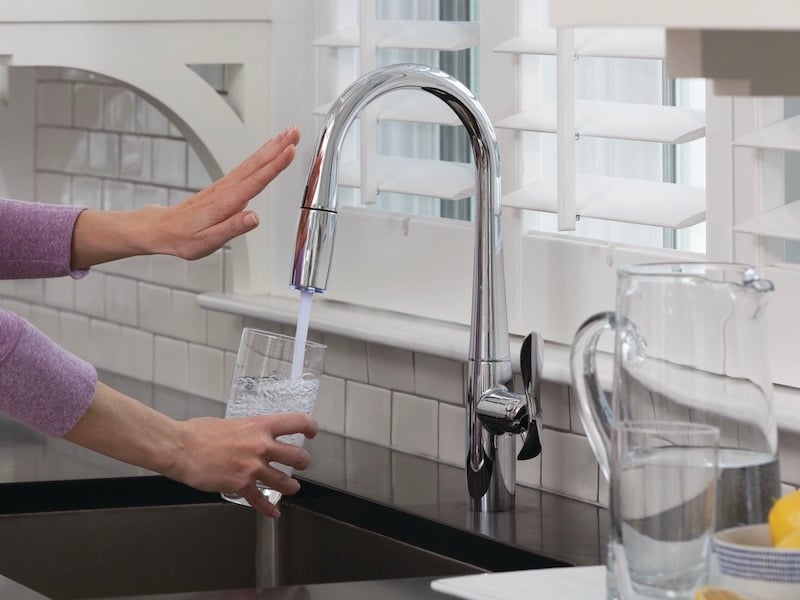 How To Select The Perfect Kitchen Faucet - Hands Free