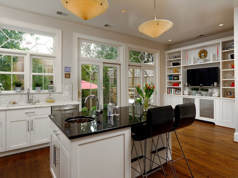 Organized Decluttered Kitchen - Furniture Built-In