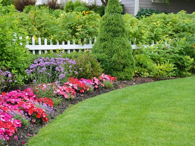 Taking Care Of Your Lawn In The Summer Heat - Mulch The Clippings