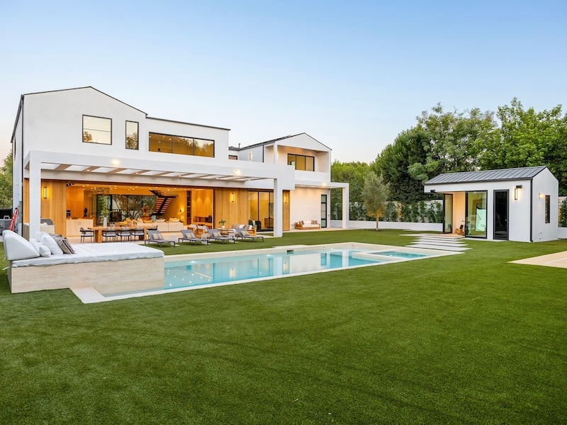 Taking Care Of Your Lawn In The Summer Heat - Raise The Mowing Height