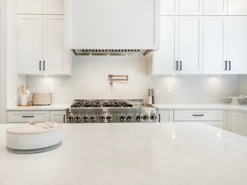 The Art of Choosing The Perfect Kitchen Cabinet Hardware - Size and Positioning of Handles
