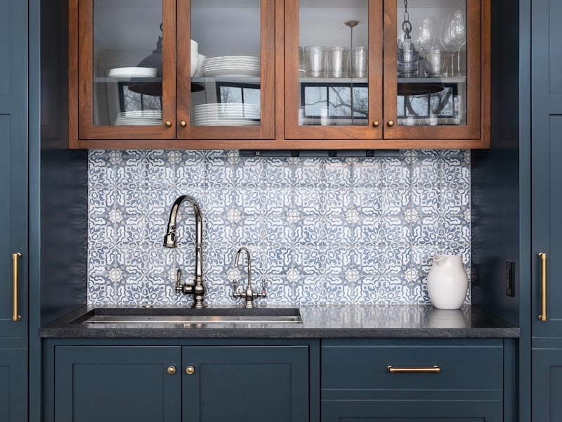 The Art of Choosing The Perfect Kitchen Cabinet Hardware - Traditional Style