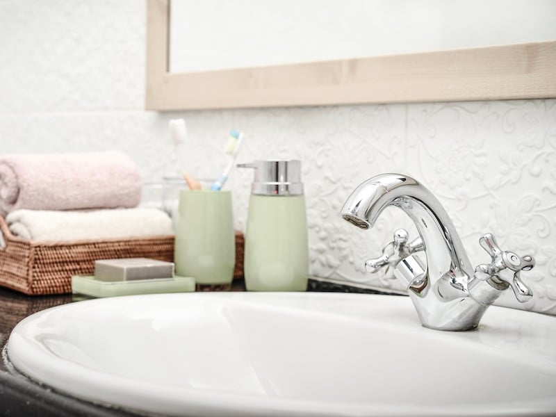 What You Need To Know When Choosing Faucets For Your Bathroom - Center-Set