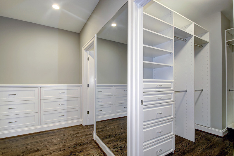 7_Amazing_Highly_Organized_Closets_That_Will_Inspire_You_3.jpeg